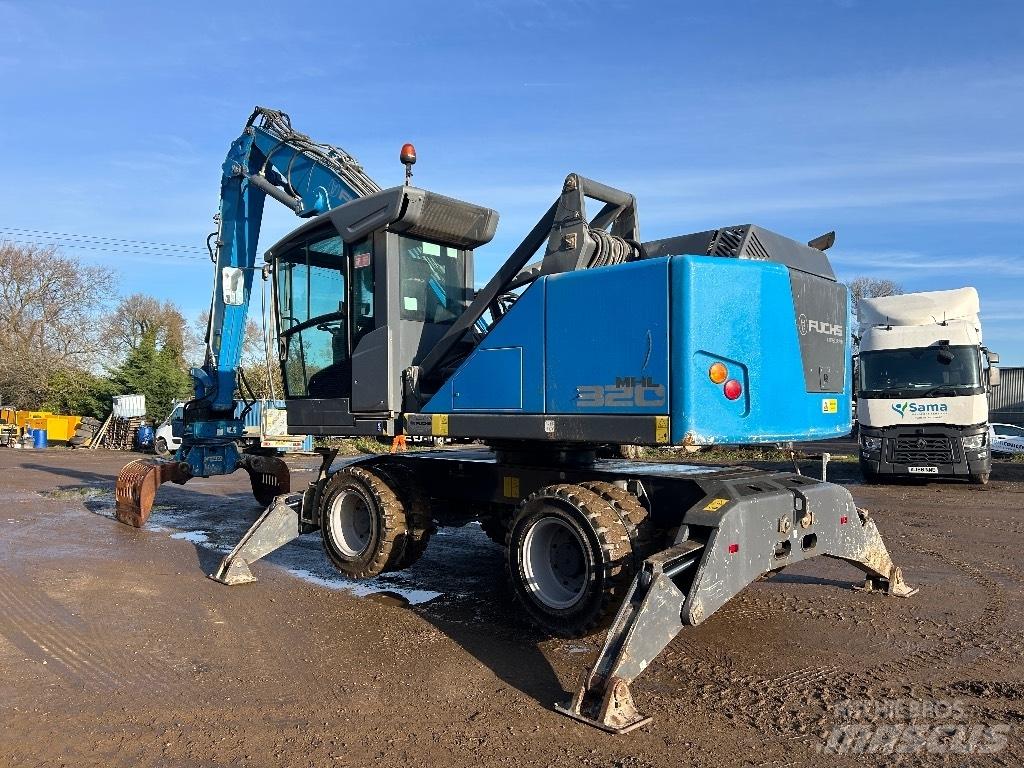 Fuchs MHL 320 T4F Stroje pre manipuláciu s odpadom