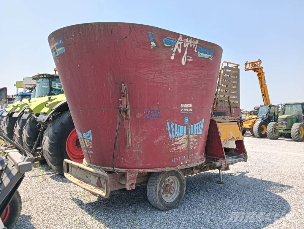 AGM W14 MC Miešačky krmív