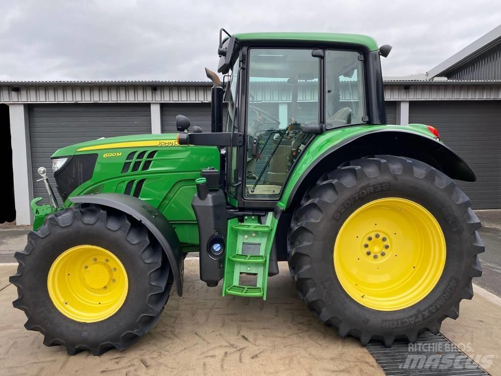 John Deere 6120 M Traktory