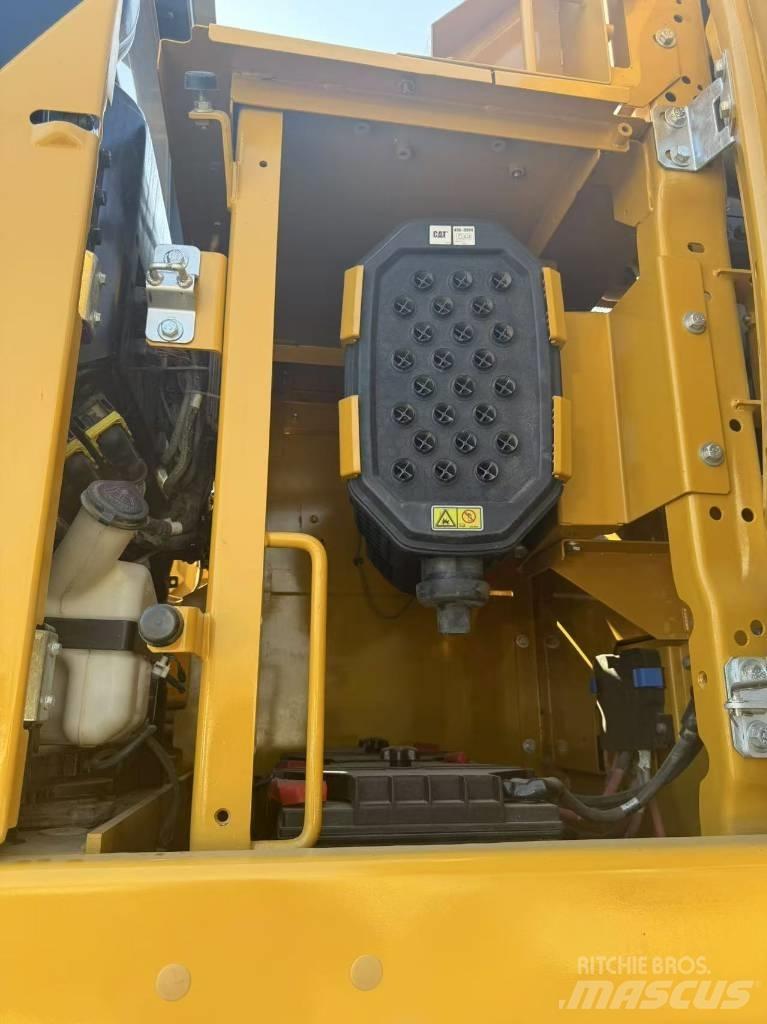 CAT CAT336GC Pásové rýpadlá