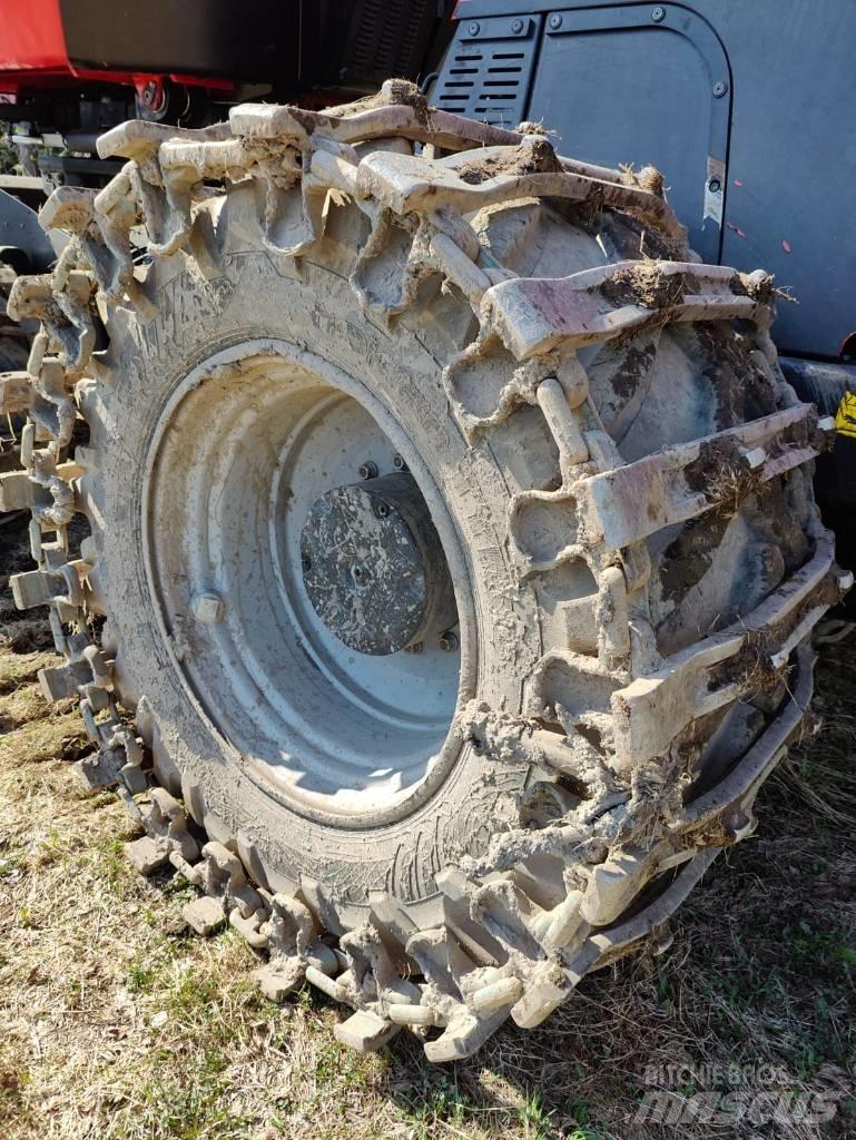 Komatsu 901 Harvestory