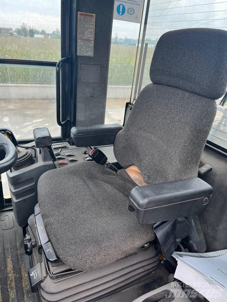 CAT 928 G Kolesové nakladače