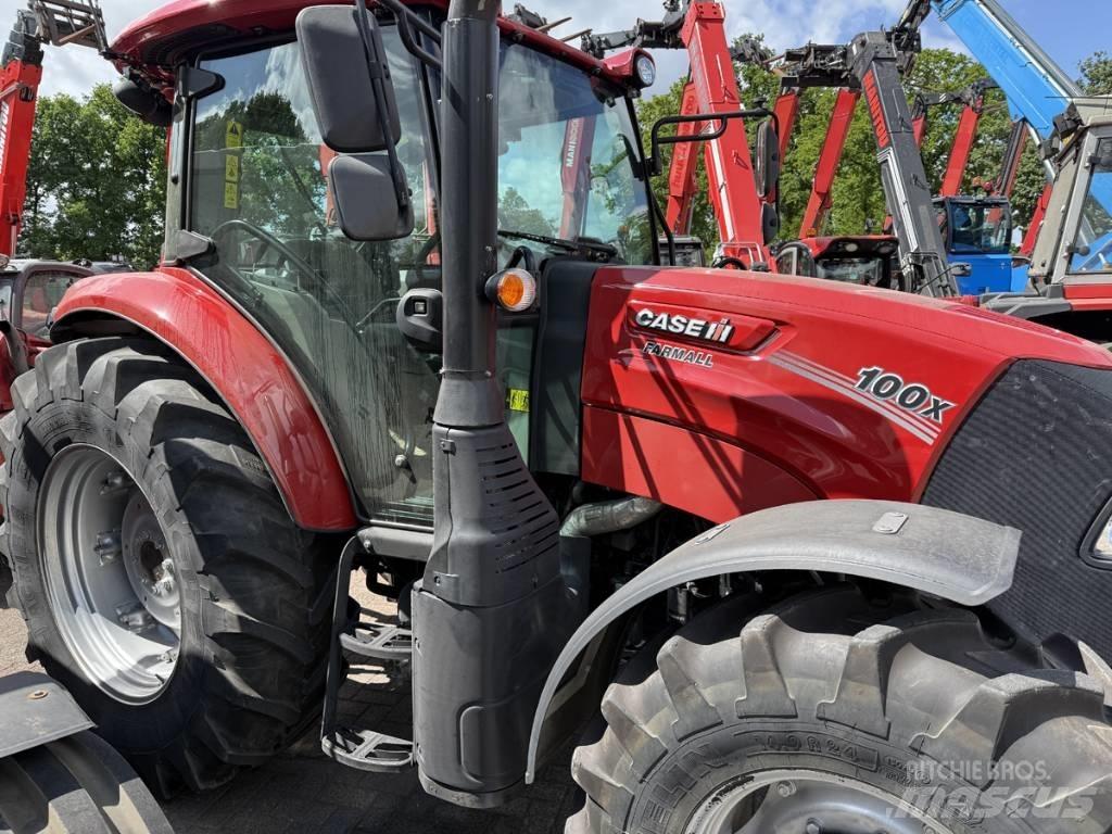 CASE Farmall 100X Traktory