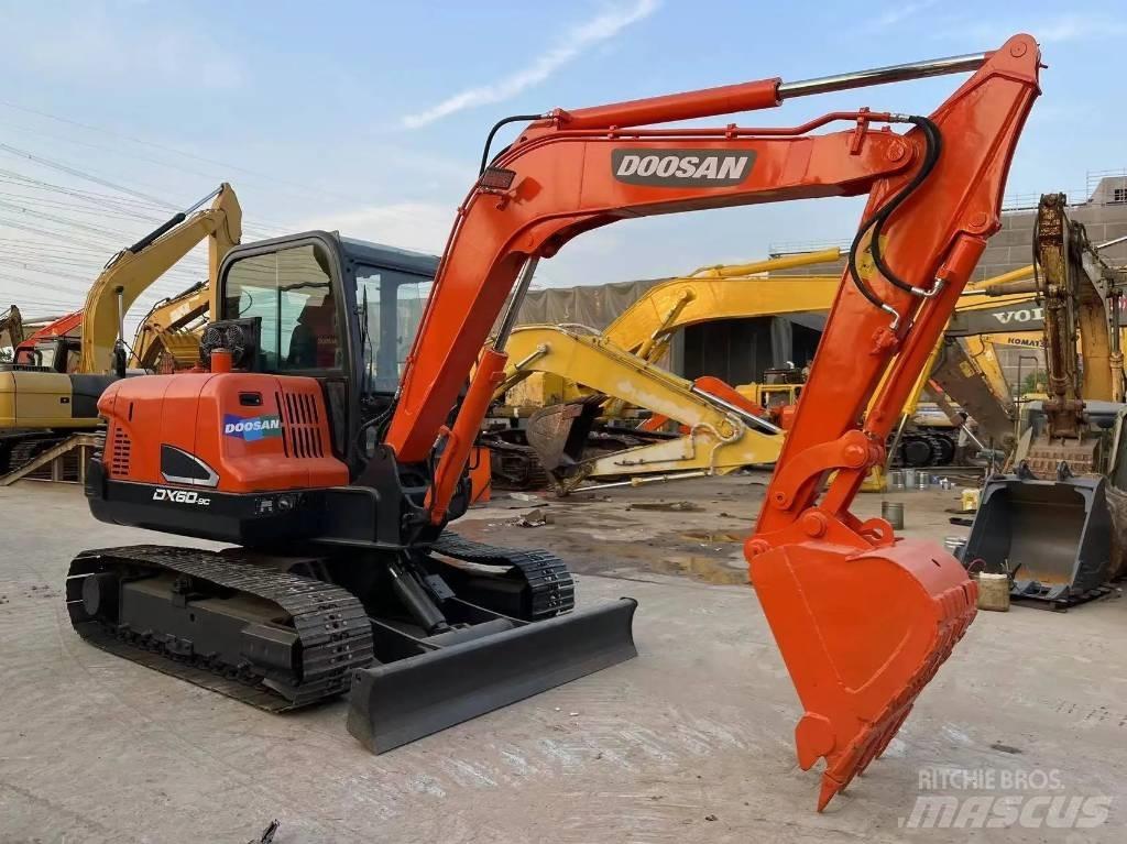 Doosan DX60 Pásové rýpadlá