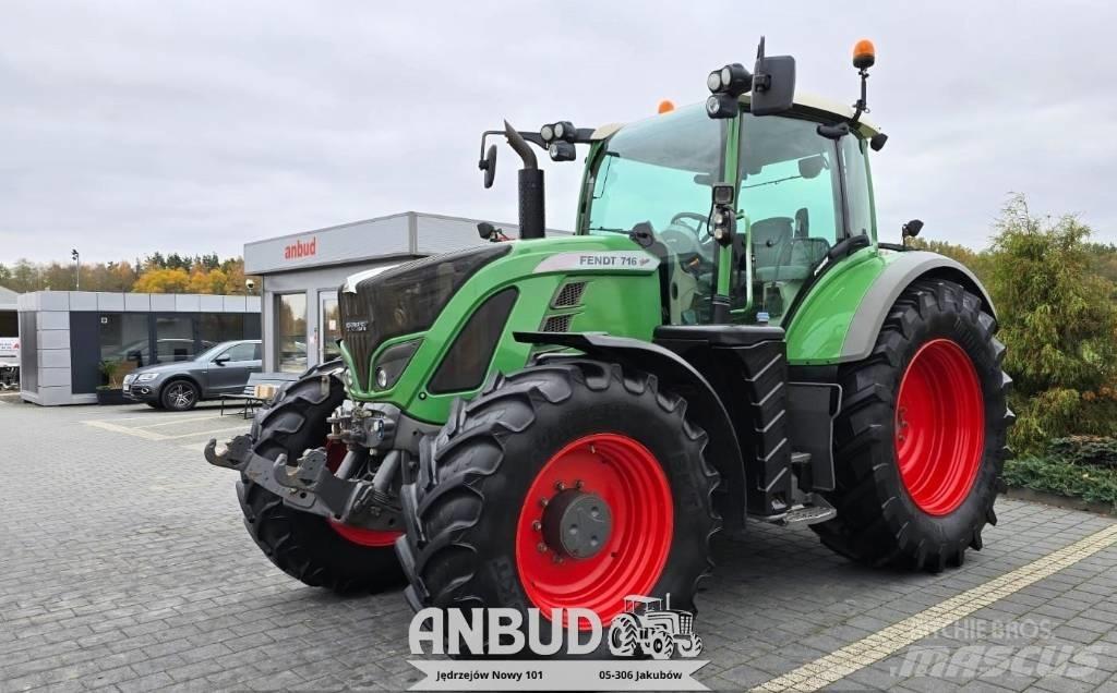Fendt 716 Vario S4 Traktory