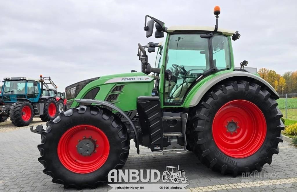 Fendt 716 Vario S4 Traktory