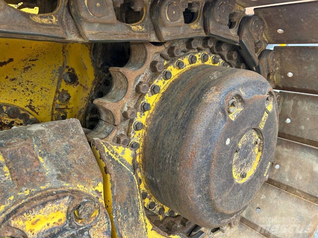 Komatsu D 65 WX-18 Pásové dozéry