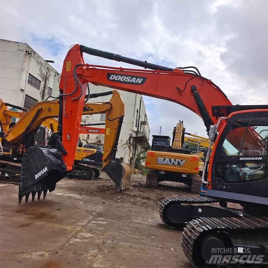 Doosan DX300 Pásové rýpadlá