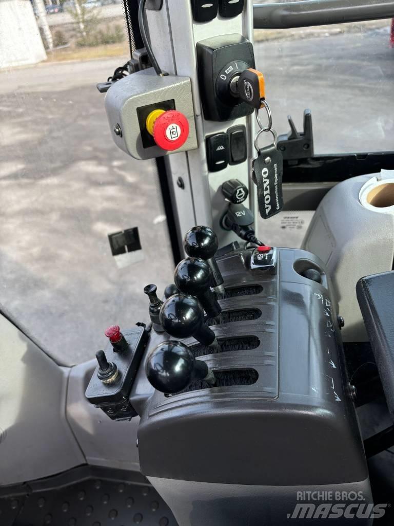 Volvo L 90 H Kolesové nakladače