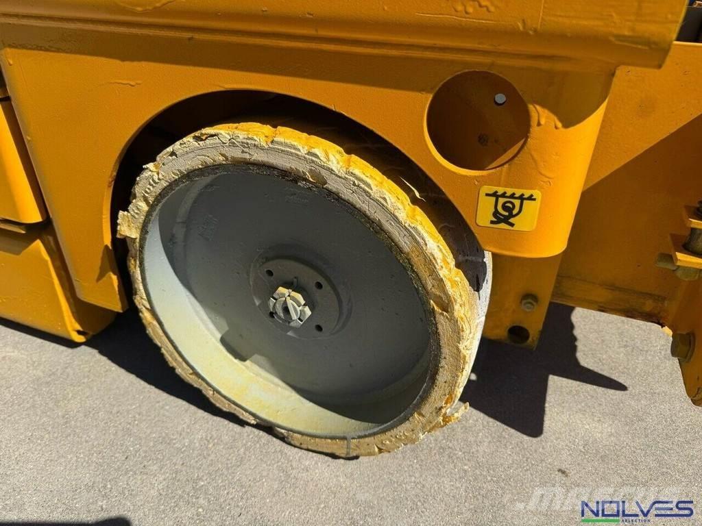 Haulotte COMPACT8 Nožnicové zdvíhacie plošiny