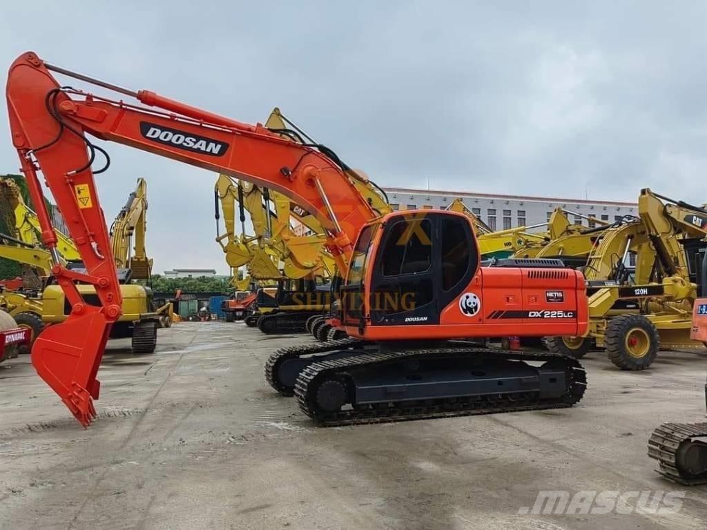 Doosan DX 225 LC Pásové rýpadlá