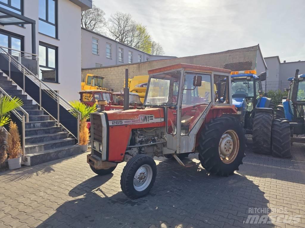 Massey Ferguson 265 Traktory