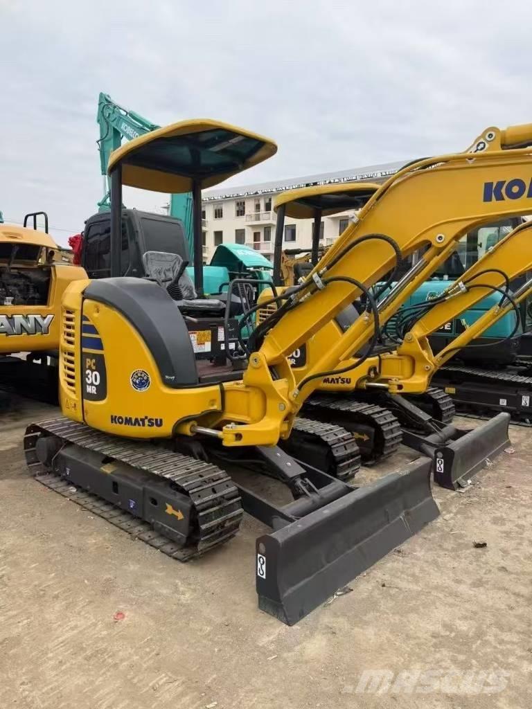 Komatsu 30 Pásové rýpadlá