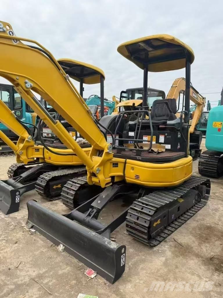 Komatsu 30 Pásové rýpadlá