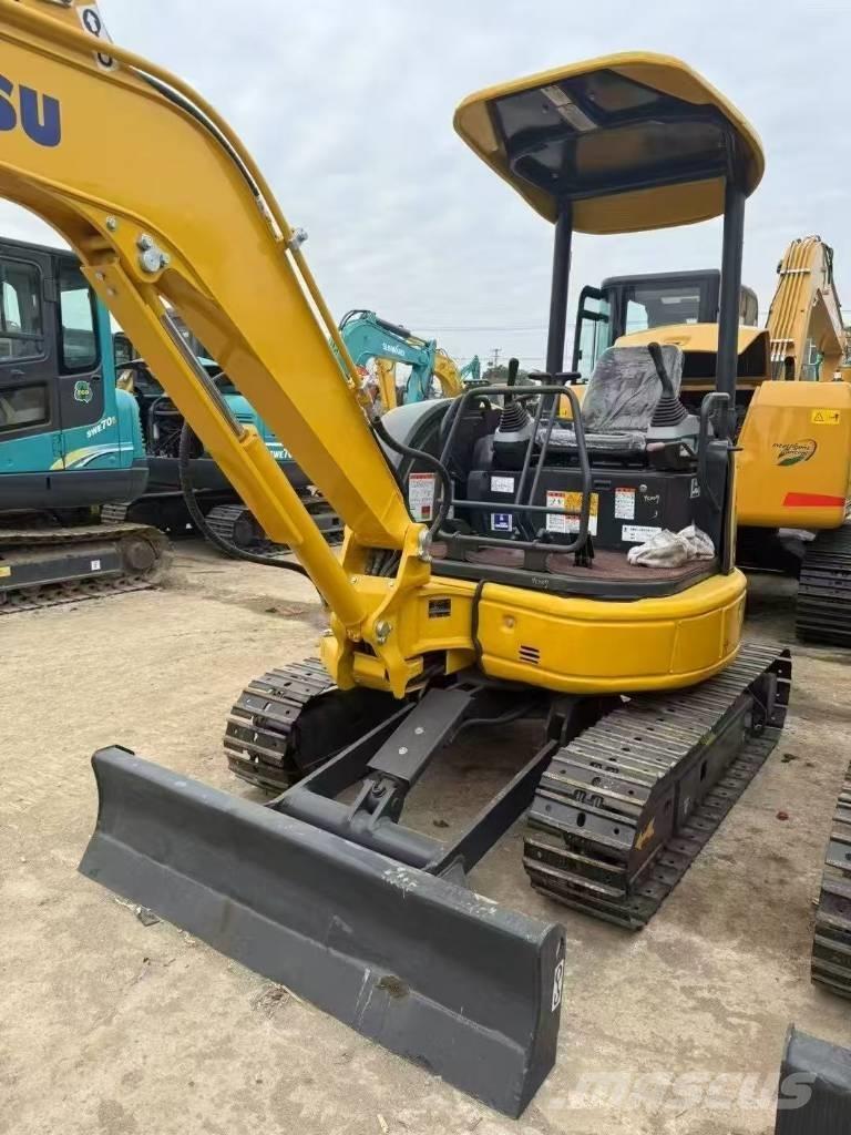 Komatsu 30 Pásové rýpadlá