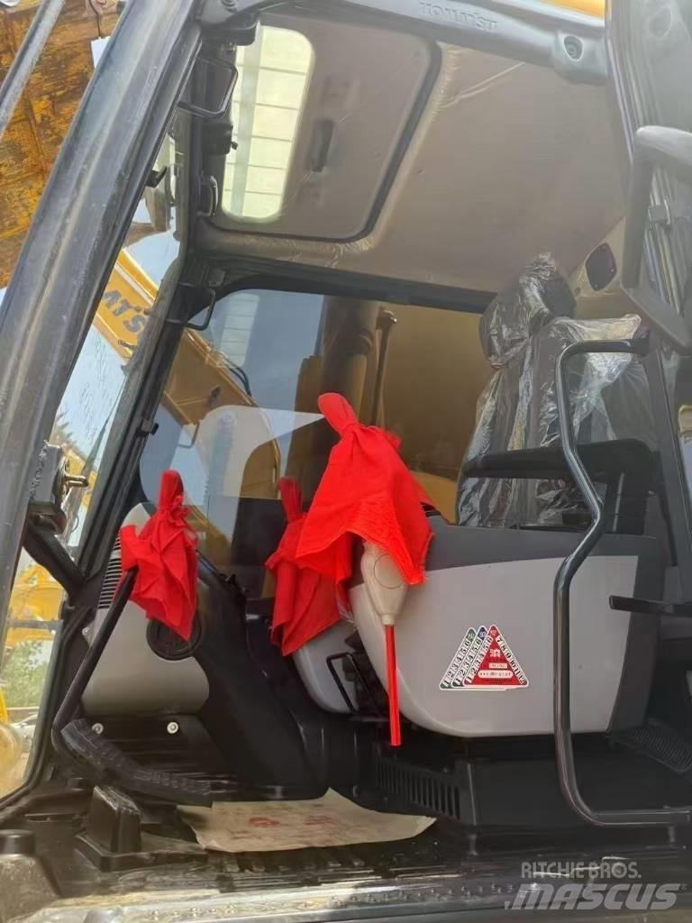 Komatsu 240LC-8 Pásové rýpadlá