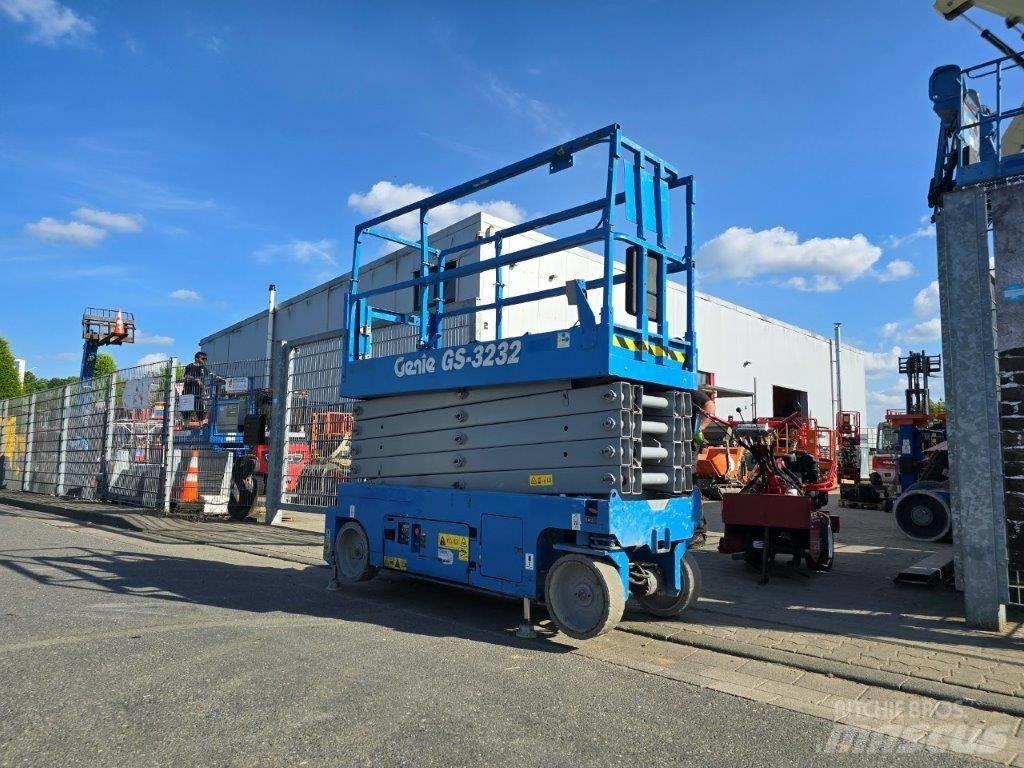 Genie GS 3232 Nožnicové zdvíhacie plošiny