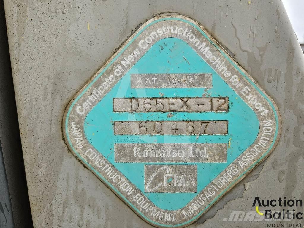 Komatsu D65EX-12 Pásové dozéry