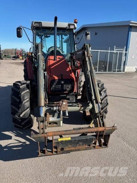 Massey Ferguson 4235 Traktory