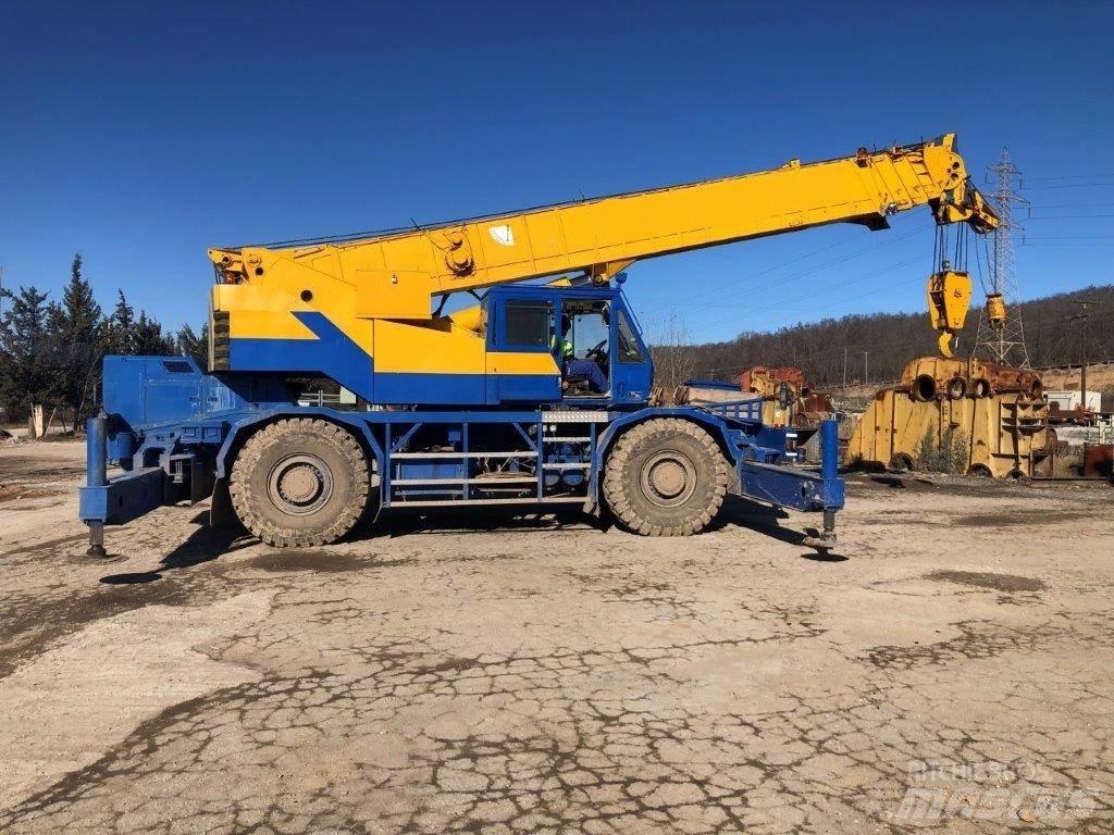 Kobelco RK 450 Žeriavy pre ťažký terén