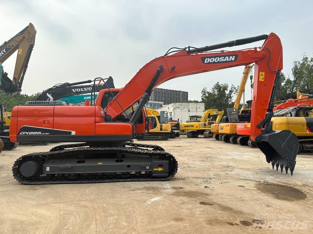Doosan DX 225 LC-9 Pásové rýpadlá