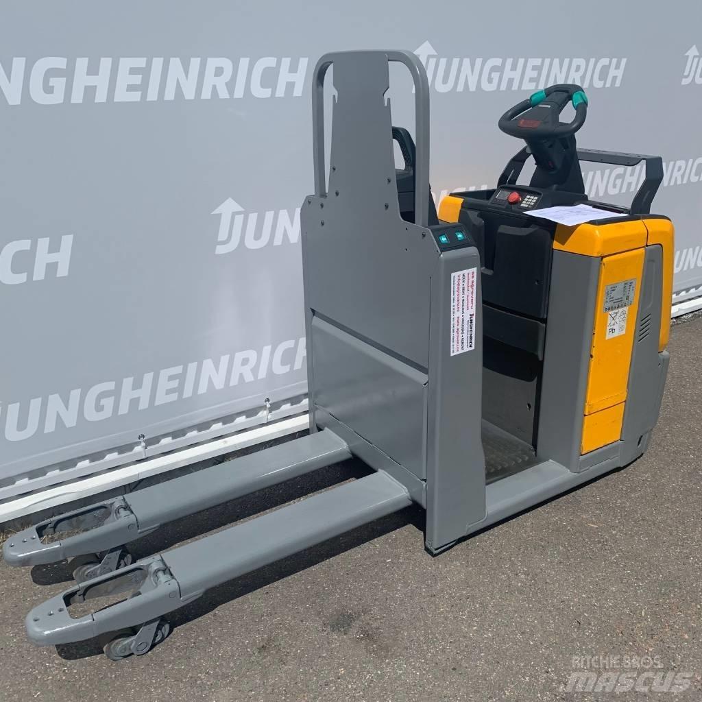 Jungheinrich ECE 220 Nízkozdvižné vozíky