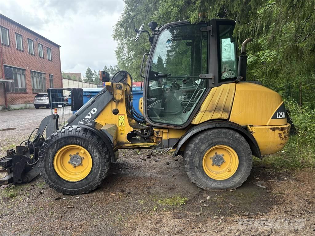 Volvo L 25 B Kolesové nakladače
