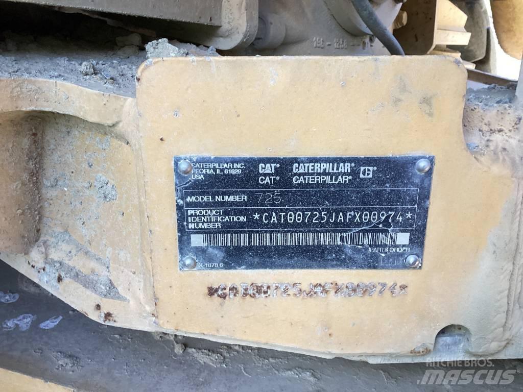 CAT 725 Kĺbové nákladné autá