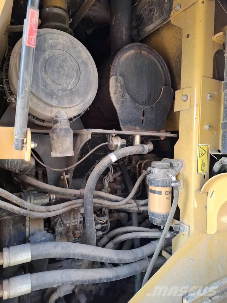 CAT 930 G Kolesové nakladače