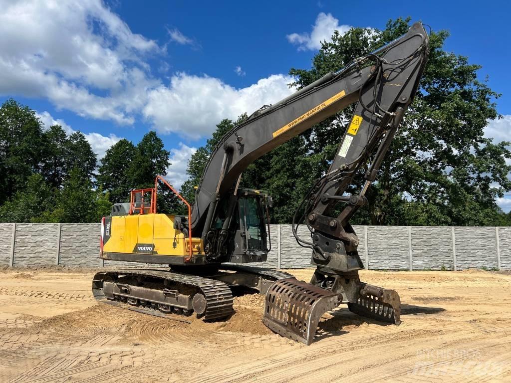Volvo EC 220 DL Pásové rýpadlá