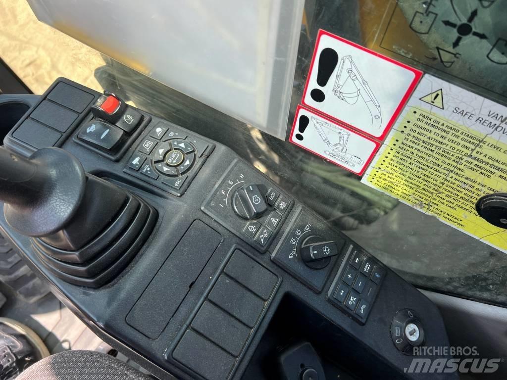 Volvo EC 220 DL Pásové rýpadlá
