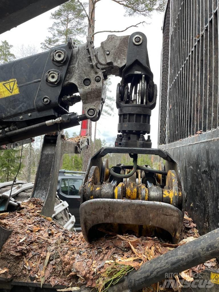 Komatsu 895 Lesné traktory
