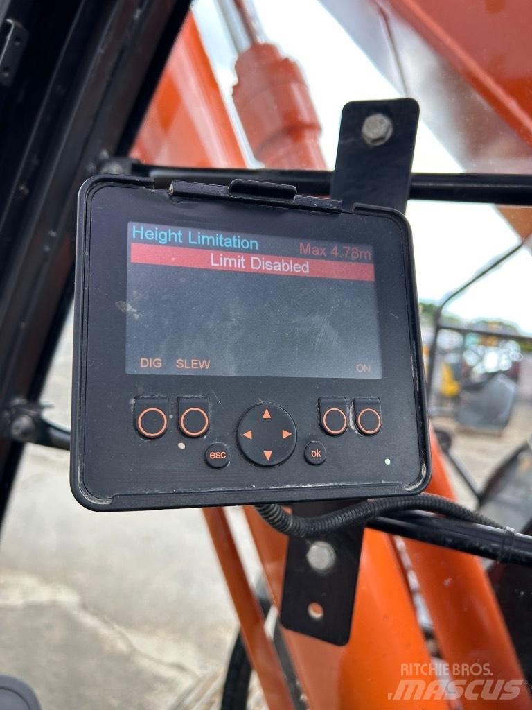 Hitachi ZX225 USLC-7 Pásové rýpadlá