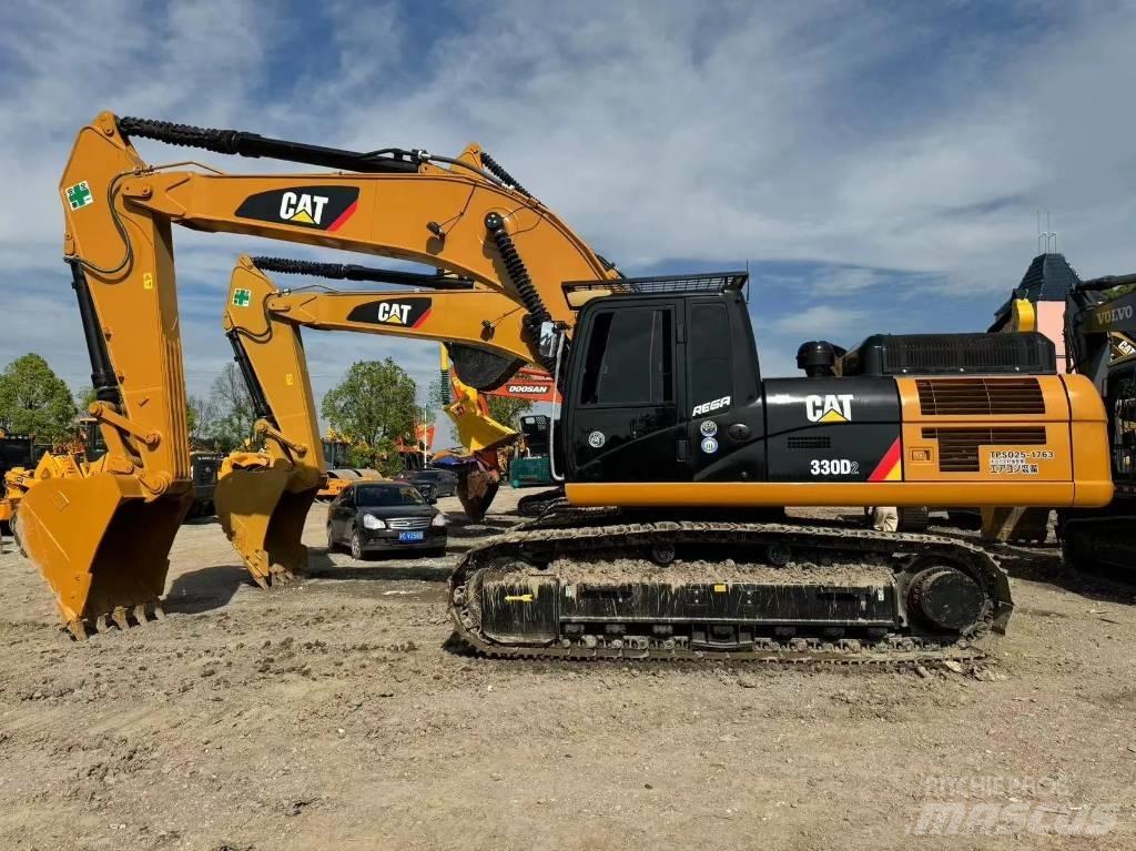 CAT 330 D2 Midi rýpadlá 7 t - 12 t