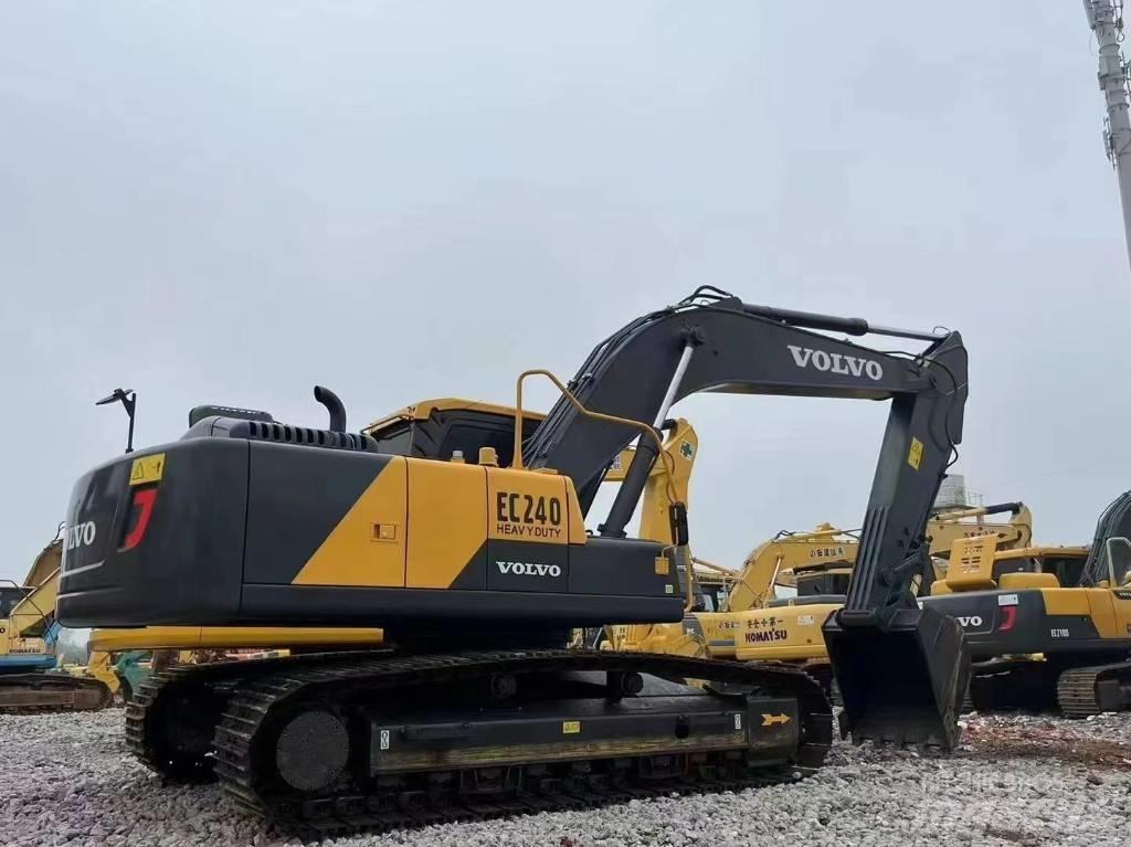 Volvo EC 240 Pásové rýpadlá