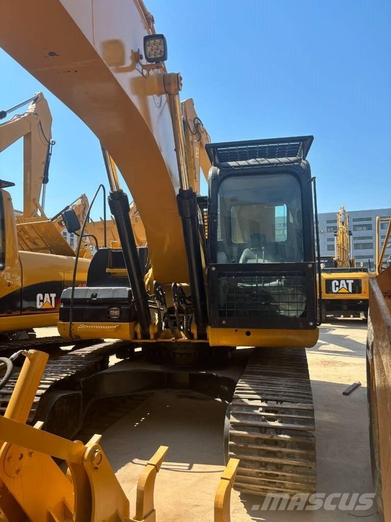 CAT 320D Pásové rýpadlá
