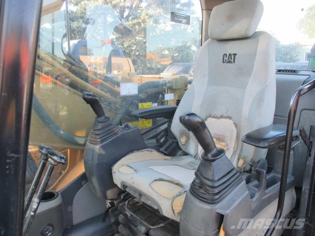 CAT 323 D L Pásové rýpadlá