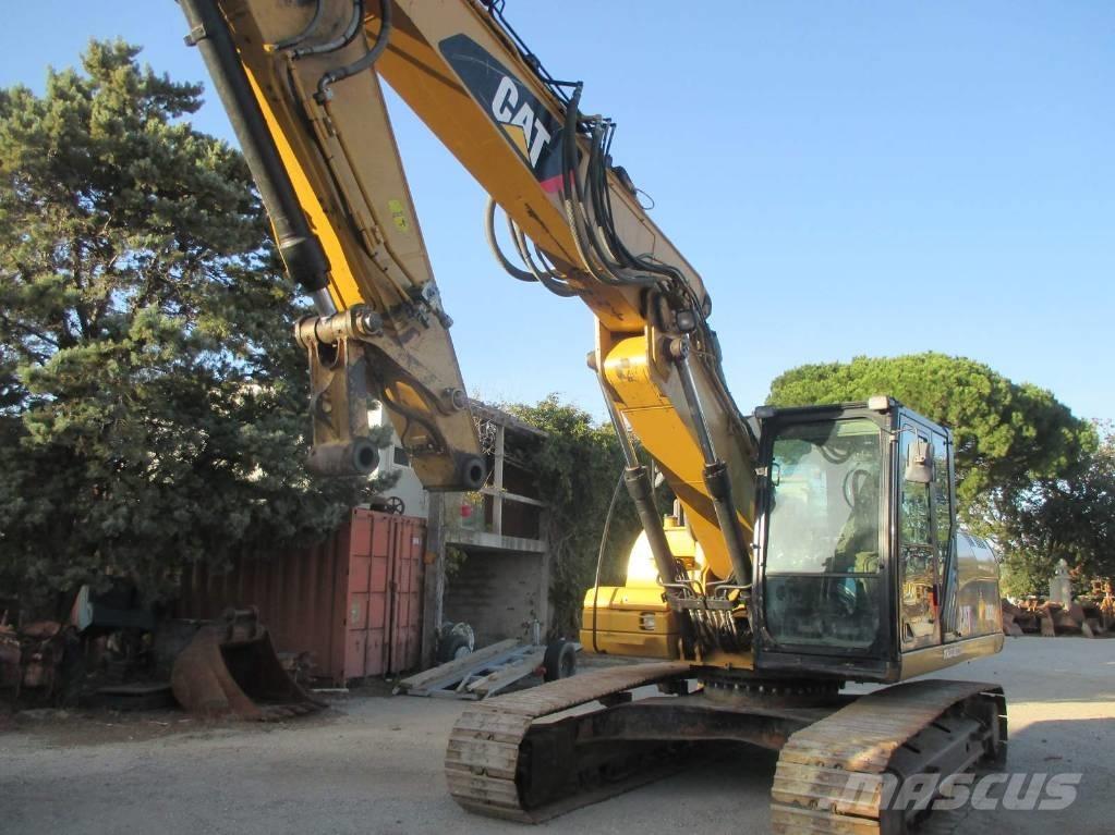 CAT 323 D L Pásové rýpadlá
