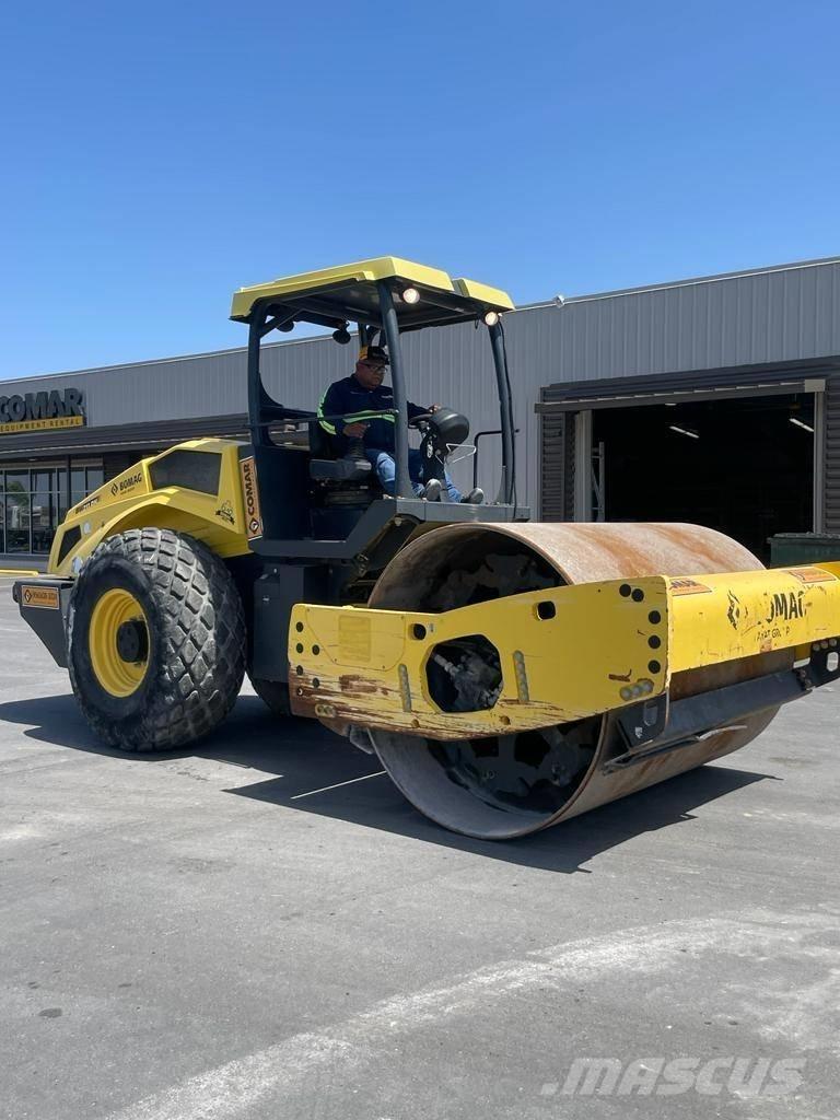 Bomag BW 211 DH-5 Ťahačové valce
