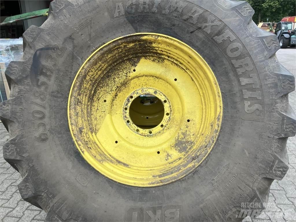 BKT 650/85R38 Pneumatiky, kolesá a ráfiky