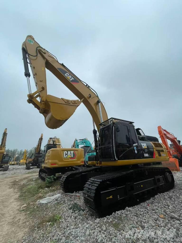 Komatsu 360 Pásové rýpadlá