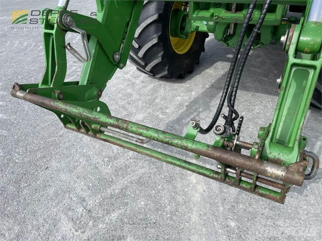 John Deere 6110R Traktory