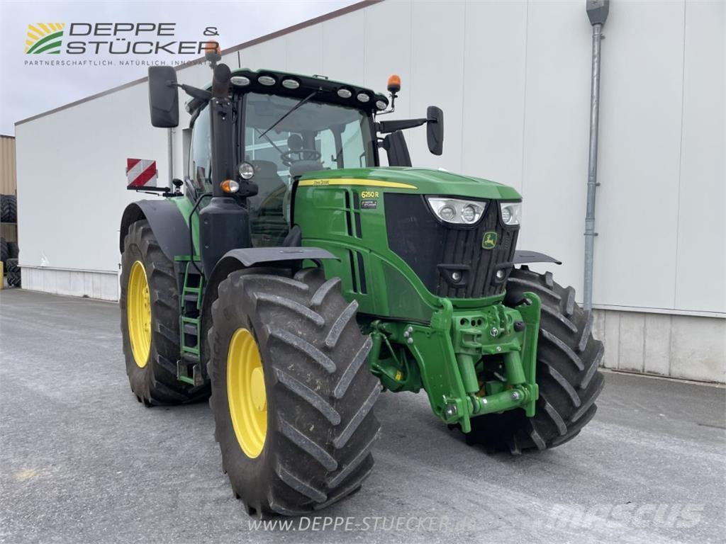 John Deere 6250R Traktory