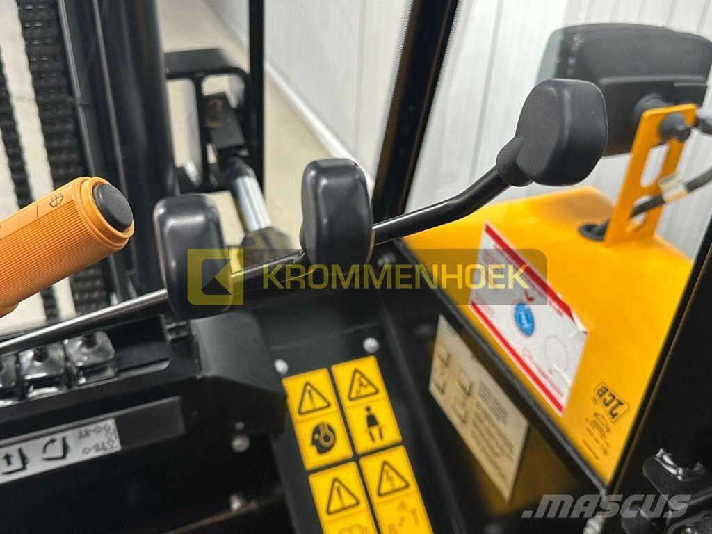 JCB 940 Terénne vysokozdvižné vozíky