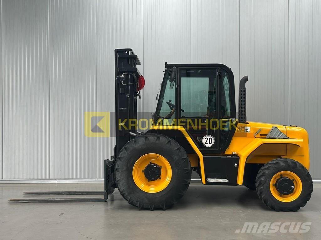 JCB 940 Terénne vysokozdvižné vozíky