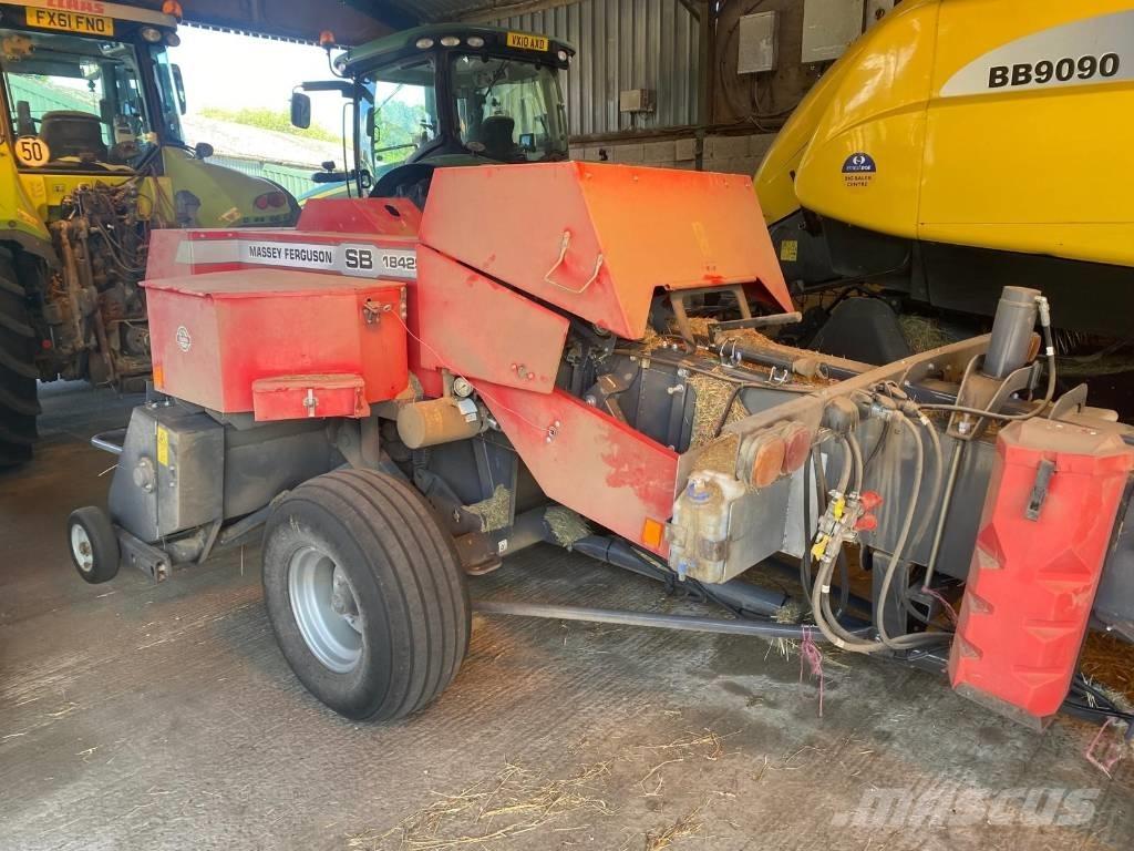 Massey Ferguson 1842 Lisy na hranaté balíky