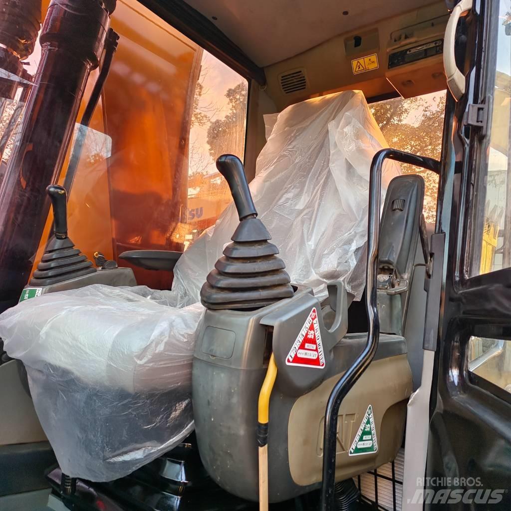 CAT 320 D Pásové rýpadlá