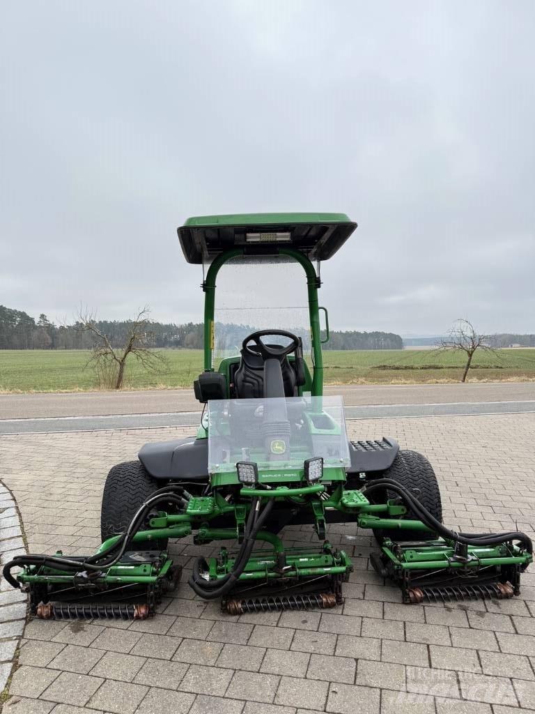 John Deere 8700 A Kosačky fervejí