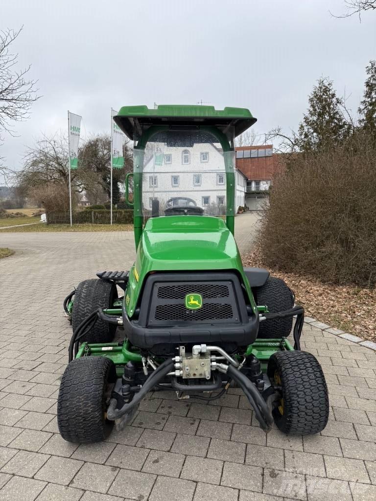 John Deere 8700 A Kosačky fervejí