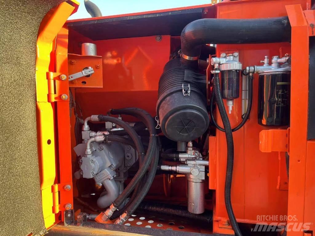 Hitachi ZX 70 Pásové rýpadlá